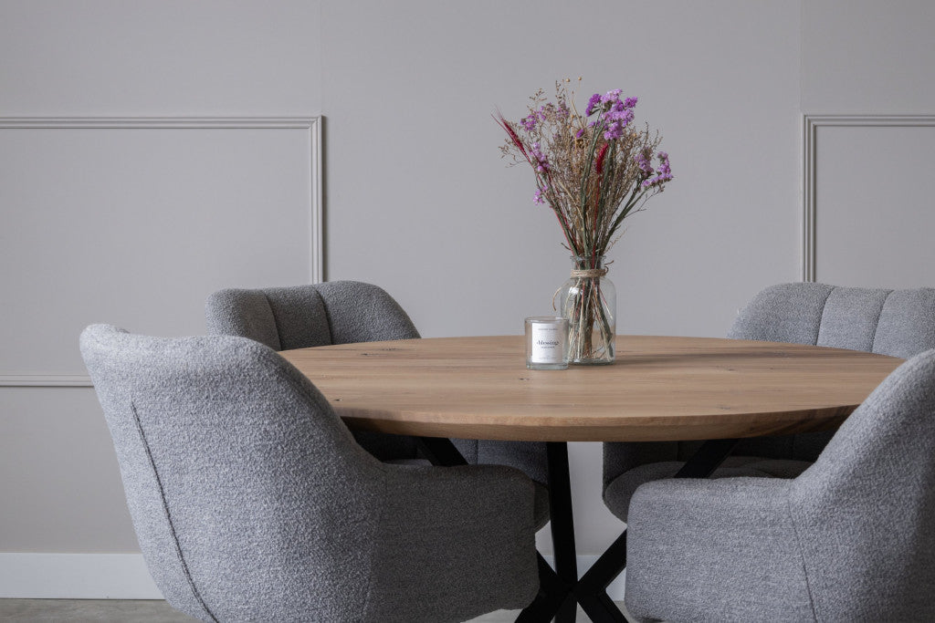 Ronde eiken tafels