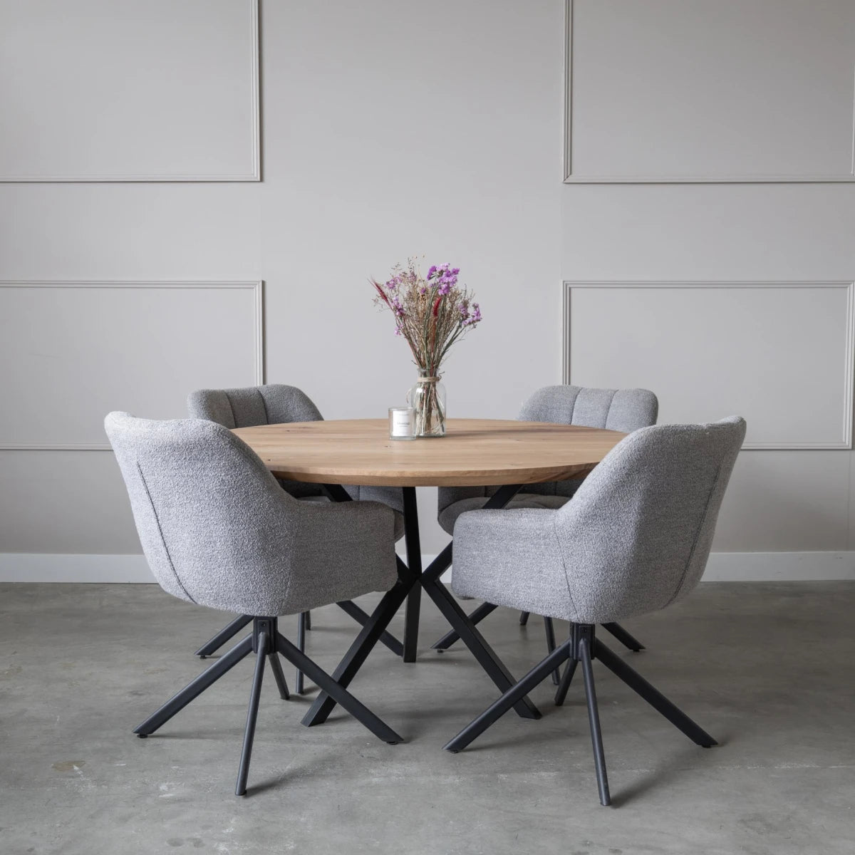 Ronde eiken tafels